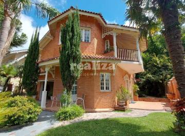 Casa · 266m² · 1 Vaga · CASA COM 04 QUARTOS EM GRAMADO