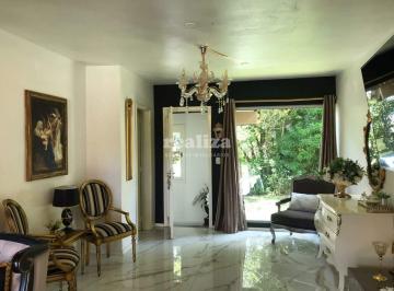Casa · 161m² · 2 Vagas · CASA 2 DORMITÓRIOS NO PALACE HOTEL EM CANELA