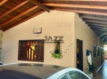 Casa · 224m² · 3 Quartos · 2 Vagas · Sobrado à venda em Vista Linda, São José dos Campos/SP com 3 quartos sendo 2 suítes