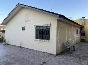 Casa · 181m² · 4 Quartos · Atenção investidores e construtores! Excelente oportunidade no Uberaba, em localização estratégica !