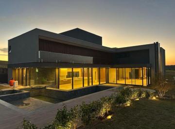 Casa de 6 quartos, Piedade · Casa alto padrão em Piedade - SP - Condomínio Portofino com represa e campo de golfe