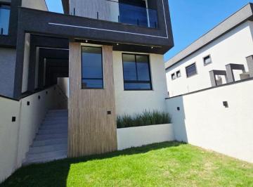 Casa de 3 quartos, Santana de Parnaíba · Casa à Venda no Condomínio Villas do Jaguari com 3 suítes