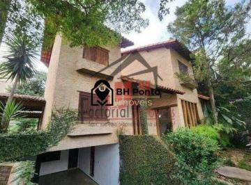 Casa · 370m² · 4 Quartos · 2 Vagas · Casa com 370m² de área construída em um lote de 420m²