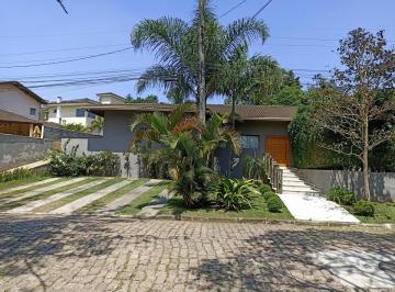 Casa de 4 quartos, Cotia · Casa térrea, avarandada, com 4 dormitórios e amplo jardim gramado, Granja Viana