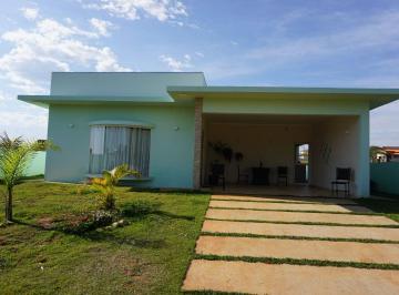 Casa de 3 quartos, Paranapanema · Linda casa de campo, com vista para a represa, de três suítes, a venda, em condomínio fechado.