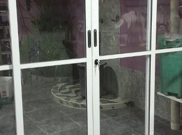 Casa de 2 quartos, Belém · Casa no Guamá com 240 m² à venda