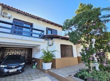 38006381_g.jpg ·
Casa à venda em Porto Alegre - Ipanema, com piscina privativa e áre