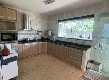 Casa de 4 quartos, Vicente Pires · Rua 4c, lote 800m², toda laje, varanda, tranquilidade