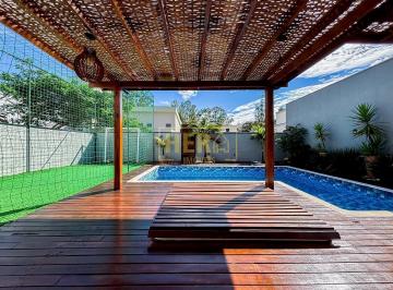 Casa · 191m² · 3 Quartos · 4 Vagas · Casa com 3 suítes, closet e piscina - Residencial Ibi-Aram 1