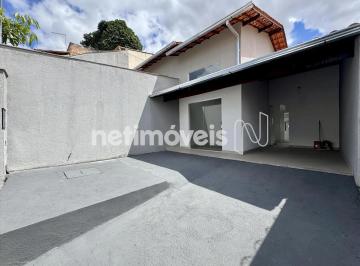 Casa · 180m² · 3 Quartos · 3 Vagas · Casa plana 3 quartos com suítes e quintal 180m²; à venda Jardim Leblon
