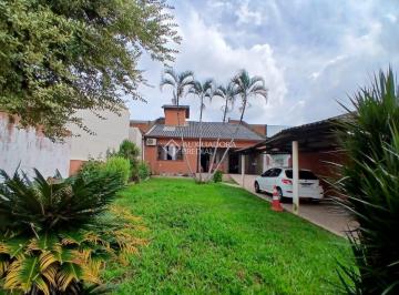 Casa · 170m² · 4 Quartos · 2 Vagas · Casa com 4 Dormitórios e Amplo Pátio em Estância Velha