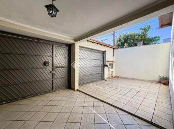Casa · 238m² · 2 Quartos · 2 Vagas · Casa de 238m² com 2 Vagas e Depósito no Bairro Campestre, Santo André