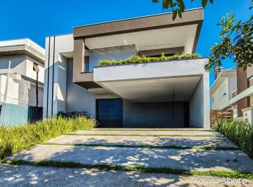 Casa · 345m² · 5 Quartos · 2 Vagas · Casa com 345m², piscina e vista para o Guaiba