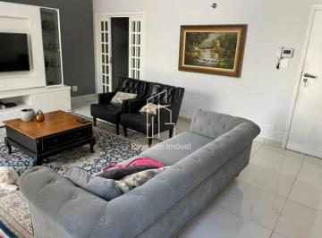 Casa · 202m² · 4 Quartos · 2 Vagas · Imperdível oportunidade de adquirir casa de luxo no Jardim da Saúde, São Paulo-SP: 4 quartos, 1 suít