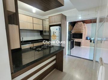 Casa · 130m² · 2 Quartos · Casa à venda - em Santa Felicidade