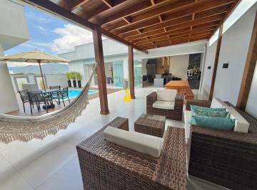 Casa · 240m² · 3 Quartos · 3 Vagas · Casa com piscina à venda em Rio dos Cedros/SC próximo da cidade de Timbó