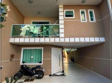 Casa · 232m² · 3 Quartos · 5 Vagas · Sobrado Alto Padrão à Venda em Curitiba | Santa Câ