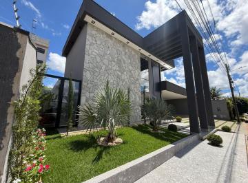 Casa de 4 quartos, Vicente Pires · Rua 10 Vicente Pires | 4 Suítes | 3 Closets | Área Gourmet | Piscina Aquecida