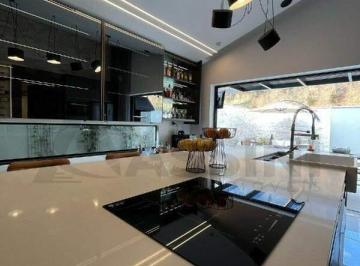 Casa · 168m² · 2 Quartos · 4 Vagas · Casa linda e moderna alto padrão no bairro Holstein