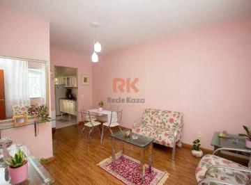Casa · 63m² · 2 Quartos · 1 Vaga · Charmosa casa geminada em ótima localização no Cabral, perfeita para quem busca conforto, praticidad