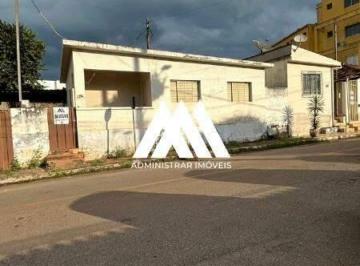 Casa · 4 Quartos · 3 Vagas · Casa no Centro com 04 quatros 