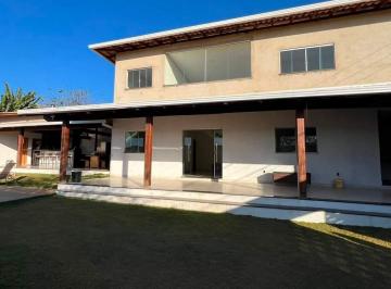 Casa · 240m² · 5 Quartos · 4 Vagas · Casa Espetacular com 2 Pavimentos e Área Gourmet Completa com Piscina!