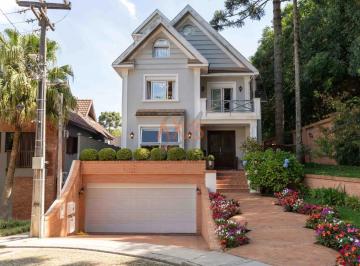 Casa · 487m² · 4 Quartos · 4 Vagas · Casa de 4 Quartos à Venda no Condomínio Araucárias de São Lourenço I São Lourenço Curitiba