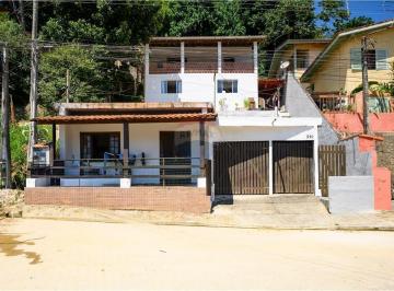 Casa · 250m² · 6 Quartos · 2 Vagas · Casa Barra Velha