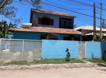 Casa · 360m² · 6 Quartos · 2 Vagas · À venda 3 casas com excelente potencial de renda em condomínio à beira-mar em Unamar, Cabo Frio
