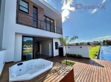 Casa · 215m² · 3 Quartos · 2 Vagas · Casa em Bairro Deltaville - Biguaçu, SC
