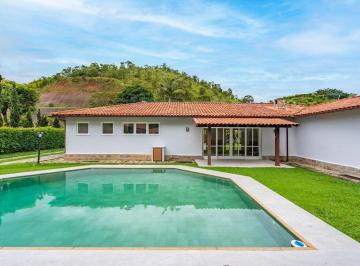 Casa · 200m² · 5 Quartos · 4 Vagas · Casa com 5 quartos em Itaipava, Petrópolis