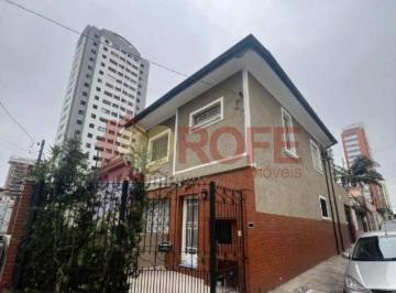 Casa · 141m² · 3 Quartos · 2 Vagas · Sobrado dos Sonhos na Vila Mariana: Conforto, Closet e Quintal a 350m do Metrô