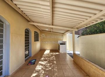 Casa · 80m² · 1 Quarto · São Francisco - Casa Locação