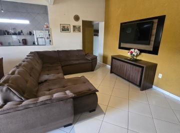 Casa · 150m² · 2 Quartos · 1 Vaga · Onde a Praticidade Encontra o Espaço: Sua Vida no Coração de Dias d'Ávila