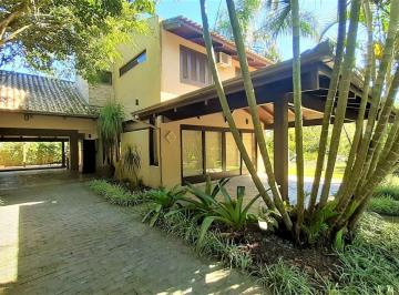 Casa · 217m² · 3 Quartos · 2 Vagas · Tranquilade e Aconchego!