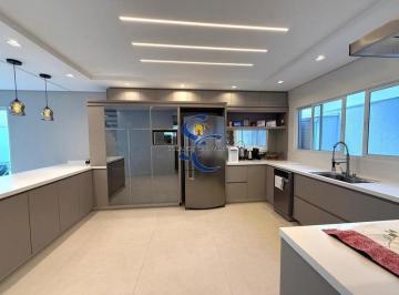 Casa · 222m² · 3 Quartos · 2 Vagas · Casa em condomínio no Umbará