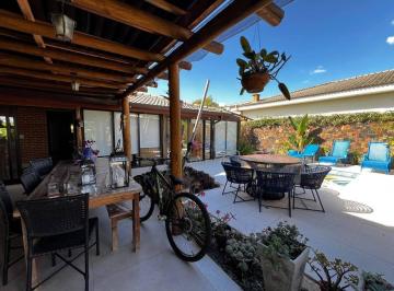 ce94c42ecad7e10a04c2dd20063c39ca31c6a631 · Casa com 3 dormitórios à venda, 240 m² por R$ 1.490.000 - Sant Germain - Araçoiaba da Serra/SP