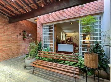 f1ef0c39-c604-4437-af01-4e24c490a119 · Casa para venda em Brooklin Paulista com 5 quartos, sendo 3 suítes, 231m²