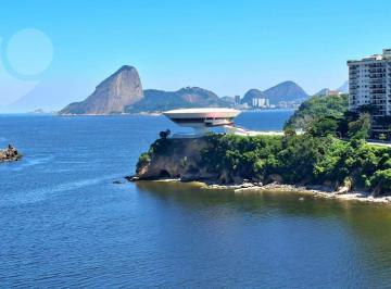 1406285fb41da4b8d1325f75d942defbfe51b452 · Cobertura com vista única da Baía de Guanabara, duplex, 5 quartos, 2 suítes, 3 vagas