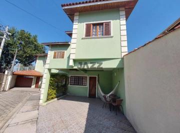 Casa · 101m² · 3 Quartos · Sobrado em Village 3 quartos com suíte garagem coberta