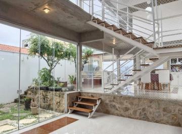 Casa · 217m² · 3 Quartos · 4 Vagas · Casa em condomínio com 3 quartos Suítes, Piscina Aquecida e Área Gourmet no Campos do Conde I em Pau