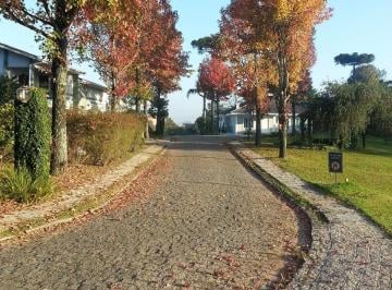 Terreno , Curitiba · Terreno grande em condomínio exclusivo de alto padrão, com apenas 10 unidades
