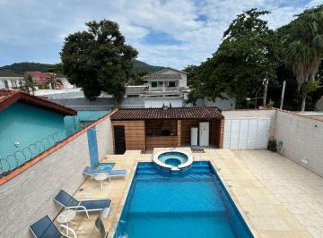 Casa de 6 quartos, Guarujá · CASA COM PISCINA + SPA NA PRAIA DE PERNAMBUCO – PORTEIRA FECHADA | R$ 1.050.000