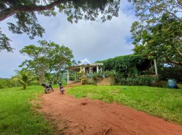 Casa · 150m² · 2 Quartos · 2 Vagas · Casa de 2 qtos com amplo jardim e uma visual encantadora!