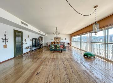Apartamento · 270m² · 4 Quartos · 2 Vagas · Apartamento 270 m² em Botafogo com vista para a enseada