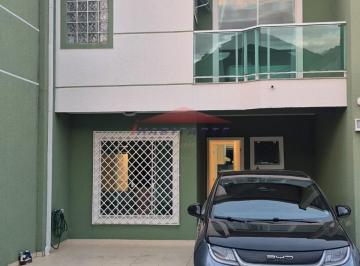 Foto 01 · Sobrado à venda em Curitiba-PR, bairro Uberaba: 3 quartos, sendo 1 suíte, 1 sala ampla, 3 vagas de g