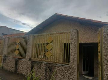 Casa de 3 quartos, Santa Luzia · Casa não é geminada, 03 quartos, 02 banheiros e quintal enorme, bairro Esplanada em Santa Luzia -MG