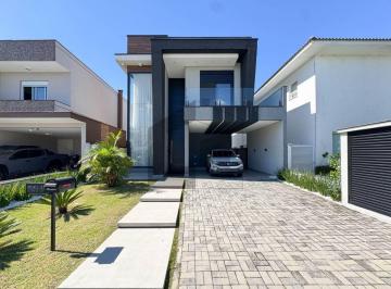 Casa · 240m² · 4 Quartos · 4 Vagas · Casa à venda no Condomínio Aruã Brisas | Mobiliada | 4 Suítes | Piscina