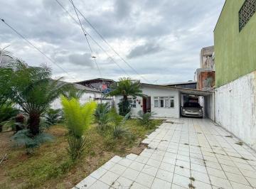 Casa · 275m² · 2 Quartos · 1 Vaga · Casa com 2 dormitórios e churrasqueira à venda no bairro Jardim Iate Clube – Balneário Camboriú