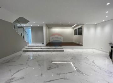 Casa · 262m² · 4 Quartos · 4 Vagas · Casa Reformada Alphaville 9 Com quatro quartos e piscina